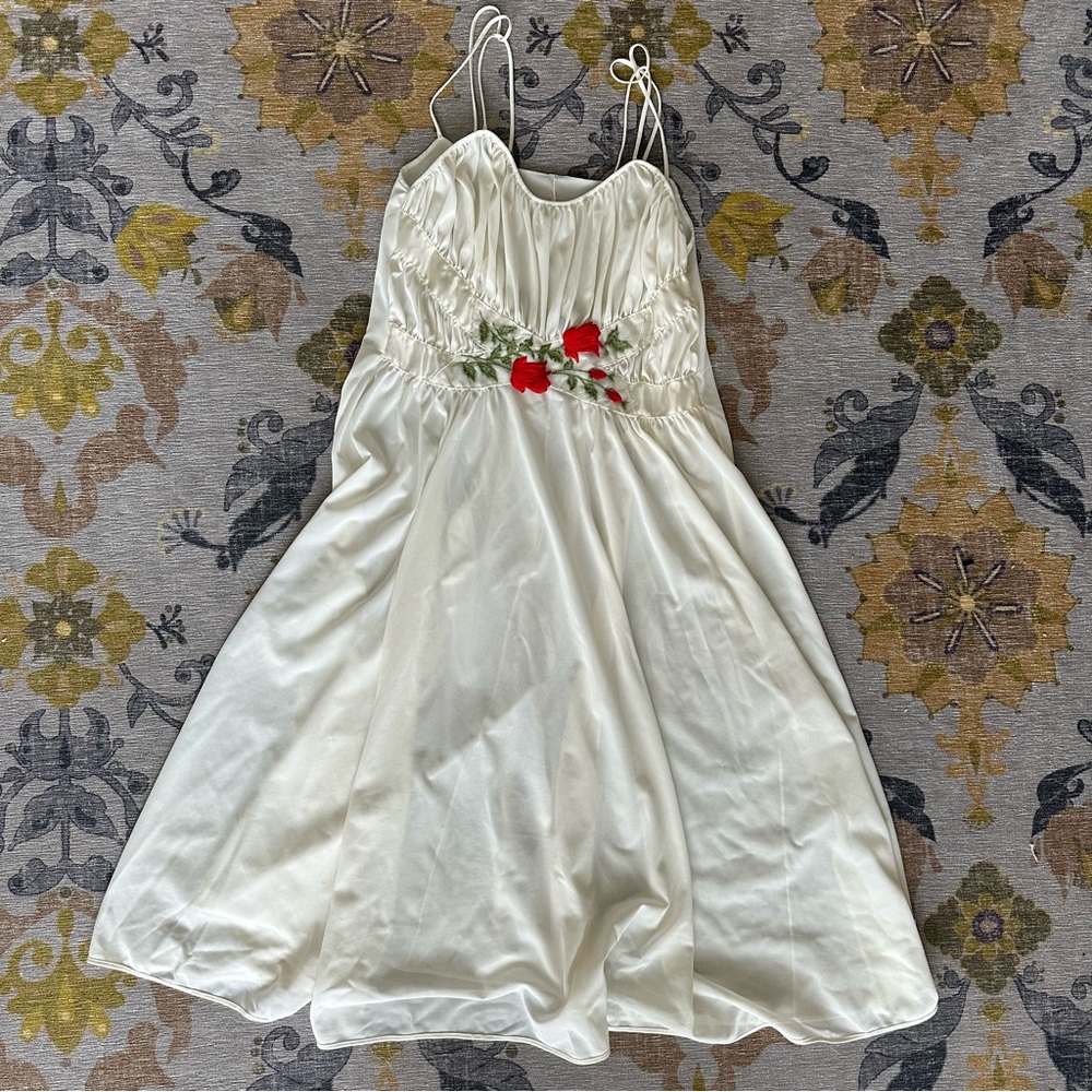 Vintage Eyeful by Ruth Flaum Embroidered Rose Babydoll Slip Midi Dress Nightgown